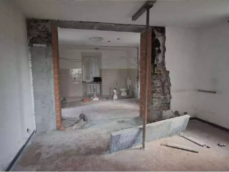Immagine 7 di Appartamento in vendita  in Via Incasale  14 a Sesto Calende