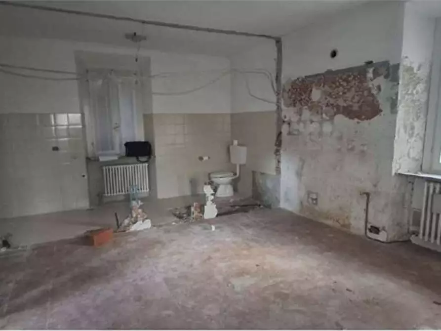 Immagine 8 di Appartamento in vendita  in Via Incasale  14 a Sesto Calende