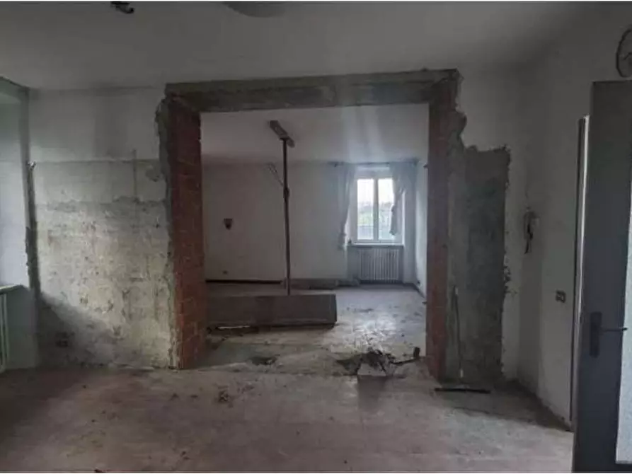 Immagine 10 di Appartamento in vendita  in Via Incasale  14 a Sesto Calende
