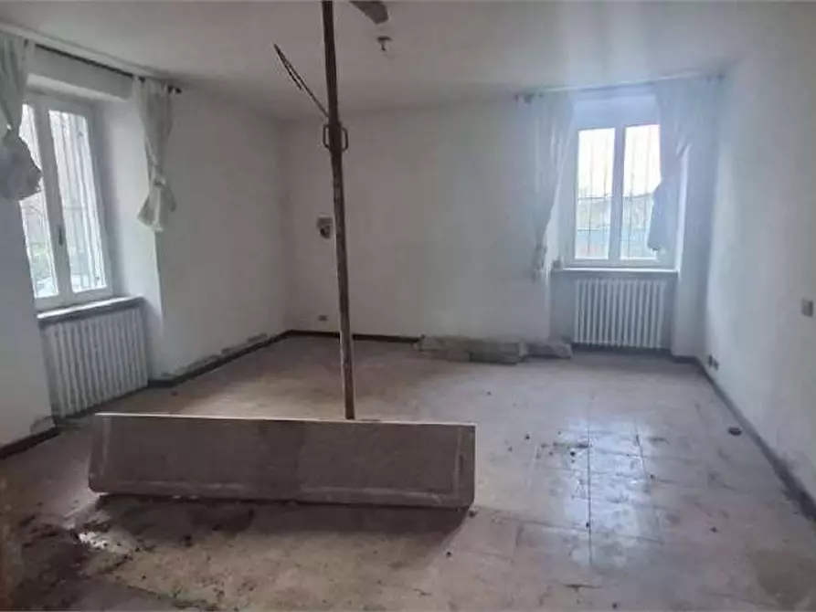 Immagine 11 di Appartamento in vendita  in Via Incasale  14 a Sesto Calende