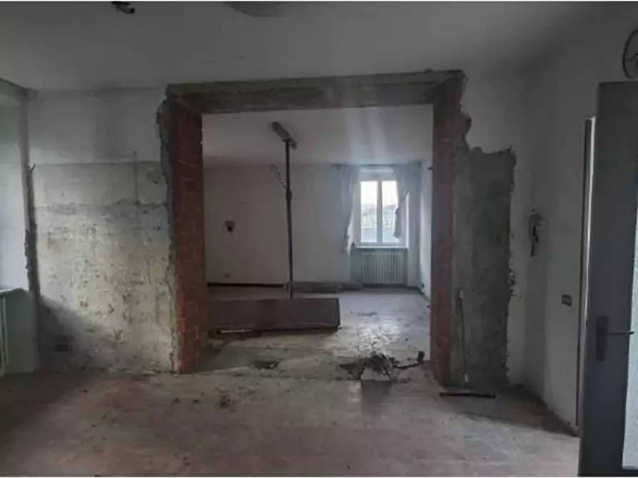 Immagine 12 di Appartamento in vendita  in Via Incasale  14 a Sesto Calende