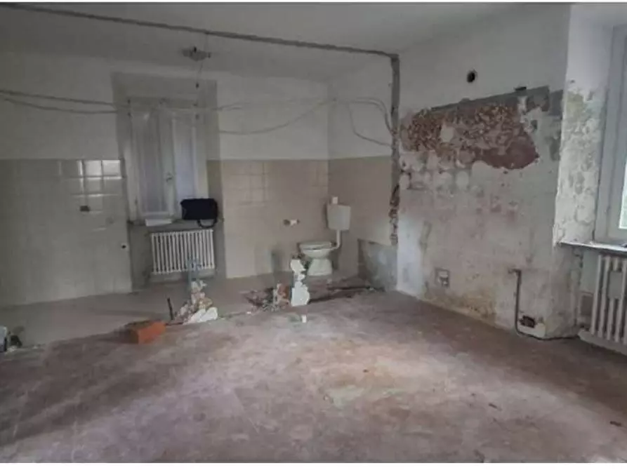 Immagine 15 di Appartamento in vendita  in Via Incasale  14 a Sesto Calende