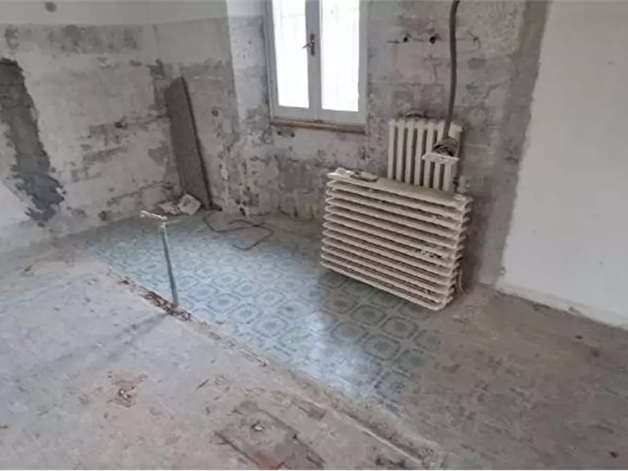 Immagine 17 di Appartamento in vendita  in Via Incasale  14 a Sesto Calende