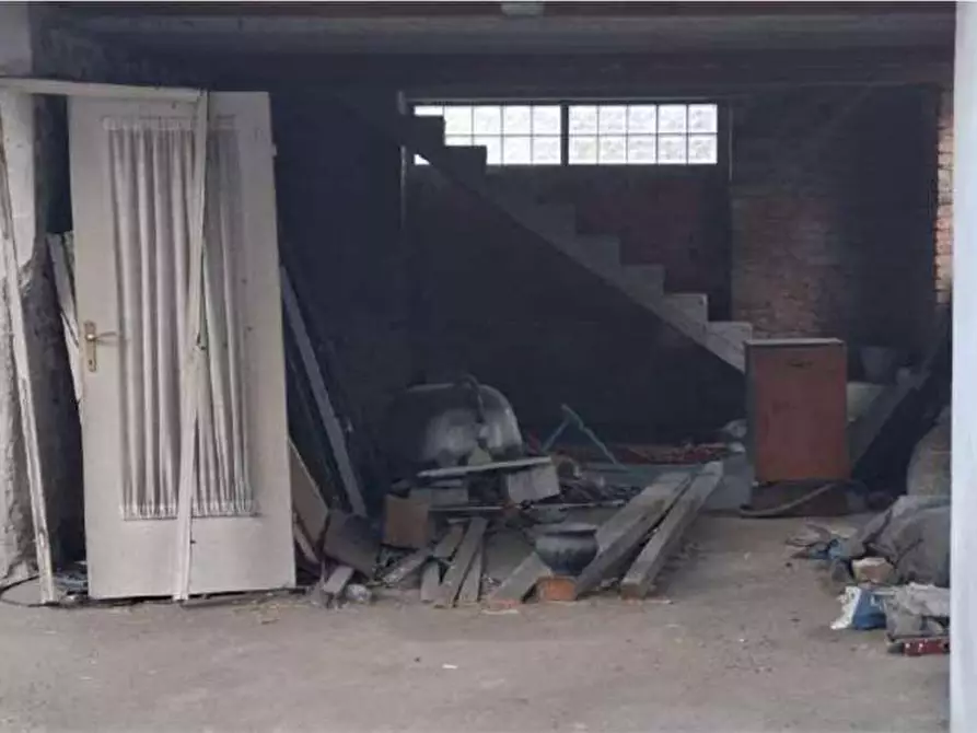Immagine 19 di Appartamento in vendita  in Via Incasale  14 a Sesto Calende