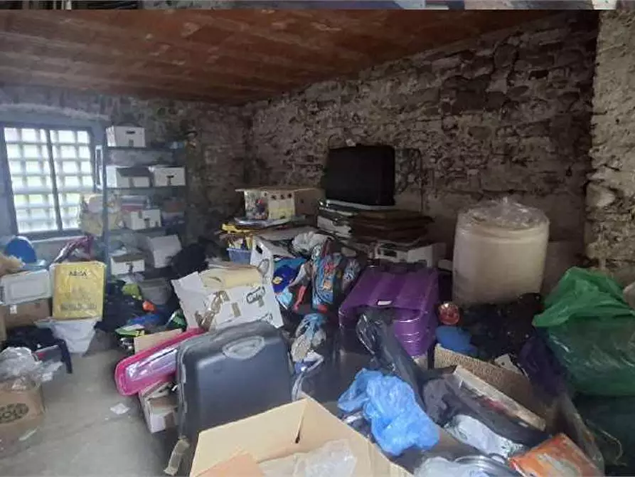Immagine 35 di Appartamento in vendita  in Via Incasale  14 a Sesto Calende