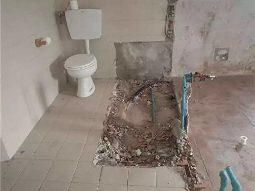 Immagine 37 di Appartamento in vendita  in Via Incasale  14 a Sesto Calende