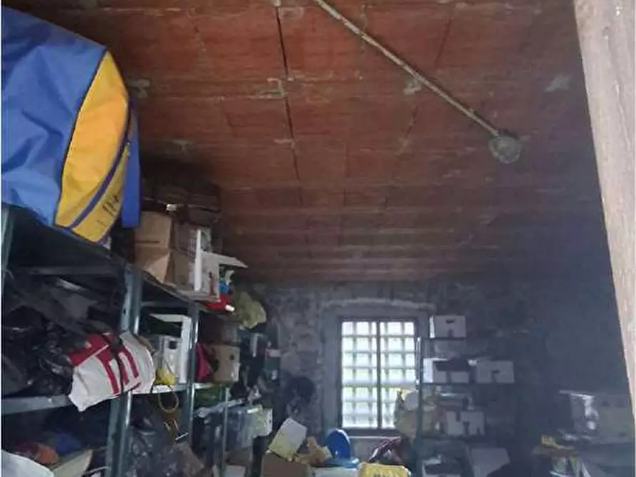 Immagine 40 di Appartamento in vendita  in Via Incasale  14 a Sesto Calende