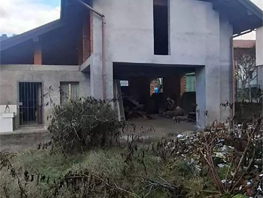 Immagine 3 di Appartamento in vendita  in Via Incasale  14 a Sesto Calende