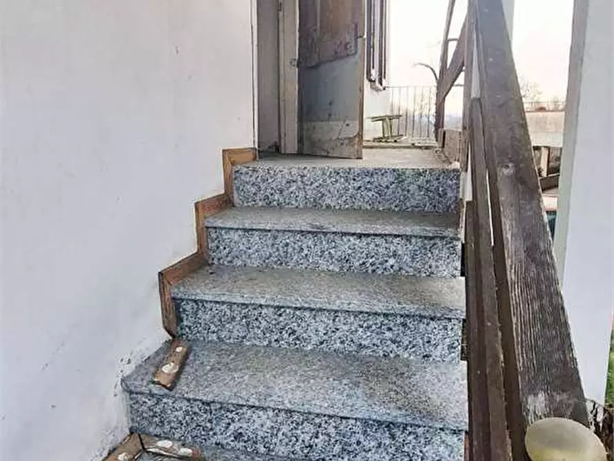 Immagine 41 di Appartamento in vendita  in Via Incasale  14 a Sesto Calende