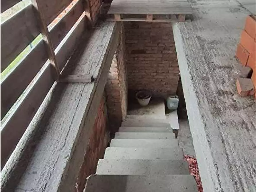 Immagine 42 di Appartamento in vendita  in Via Incasale  14 a Sesto Calende
