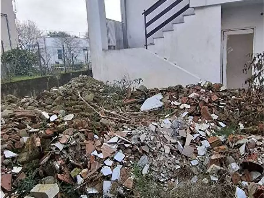 Immagine 6 di Appartamento in vendita  in Via Incasale  14 a Sesto Calende
