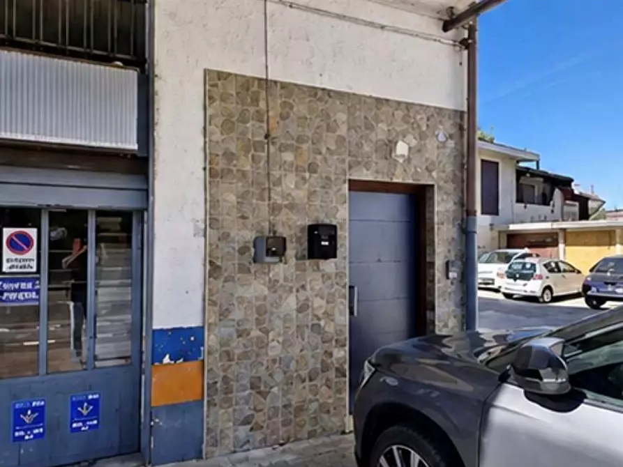 Immagine 5 di Appartamento in vendita  in Via trieste 13 a Ferno