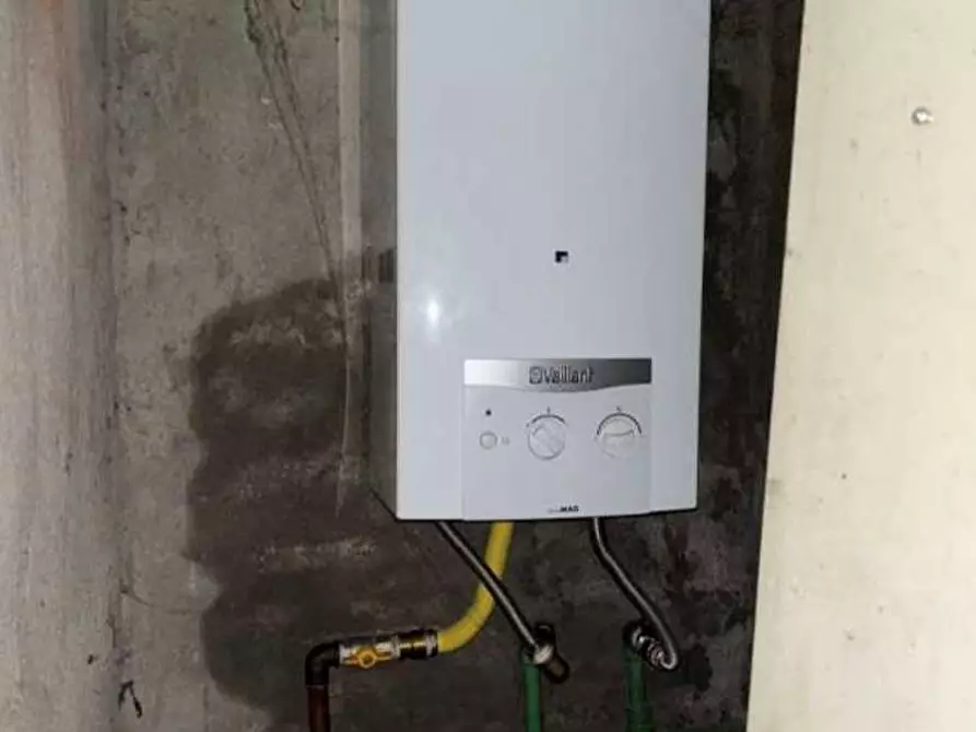 Immagine 8 di Appartamento in vendita  in Via pasubio  108 a Castelveccana