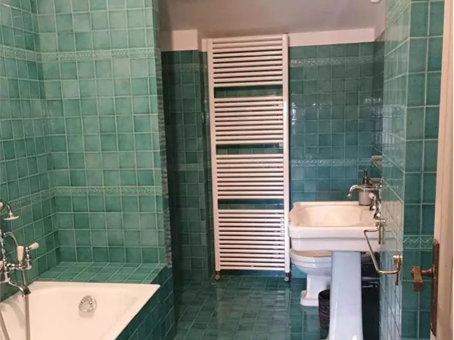 Immagine 13 di Castello in vendita  in Via Statale  3947 a Tremezzina