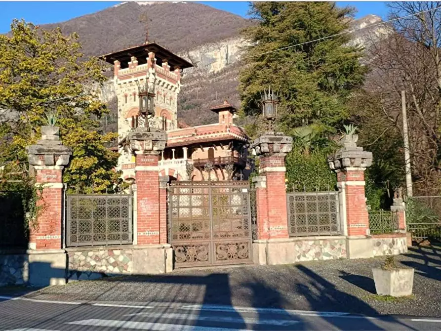 Immagine 43 di Castello in vendita  in Via Statale  3947 a Tremezzina