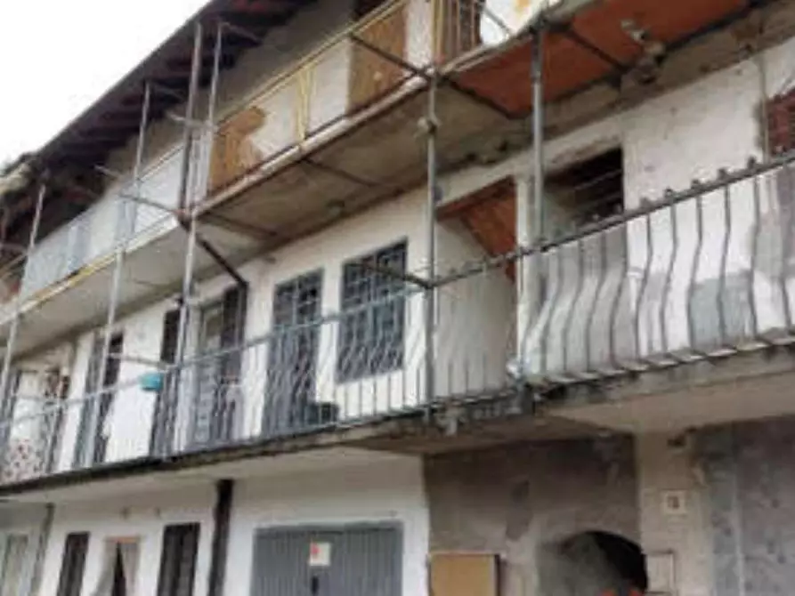 Immagine 17 di Appartamento in vendita  in Vicolo forno  10/6 a Fagnano Olona
