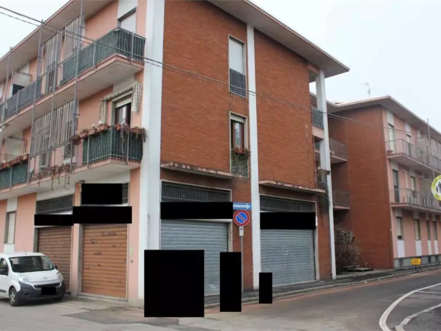 Immagine 3 di Appartamento in vendita  in Via leopardi  15 a Lonate Pozzolo