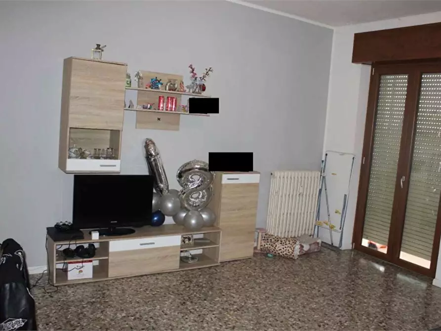 Immagine 8 di Appartamento in vendita  in Via leopardi  15 a Lonate Pozzolo
