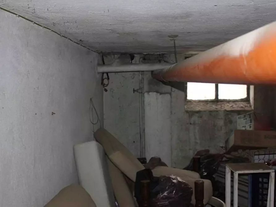 Immagine 13 di Appartamento in vendita  in Via leopardi  15 a Lonate Pozzolo