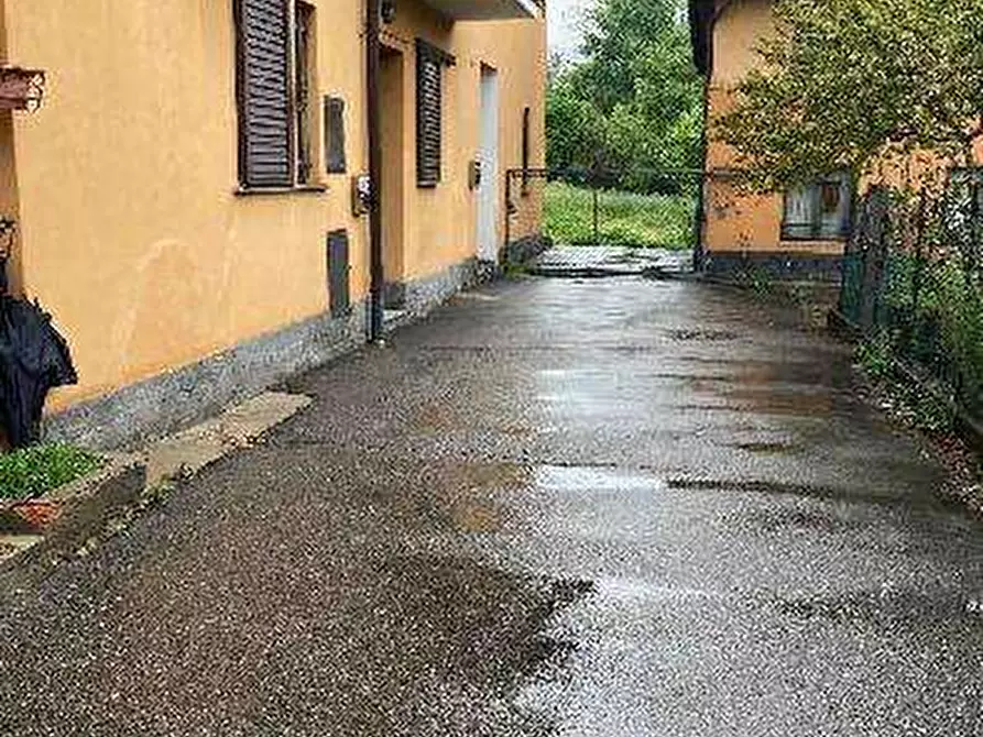 Immagine 5 di Appartamento in vendita  in Via Prato 29 a Caravate