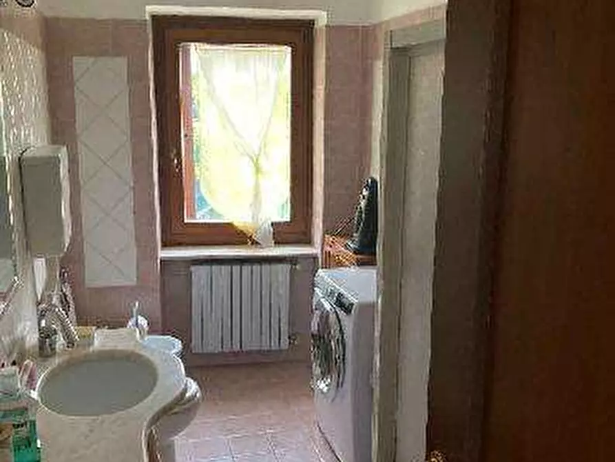Immagine 18 di Appartamento in vendita  in Via Prato 29 a Caravate