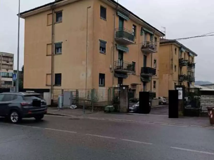 Immagine 1 di Appartamento in vendita  in Frazione Camerlata - Via Canturina 54 a Como