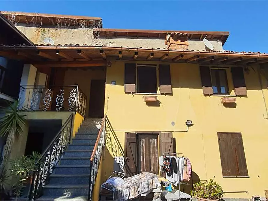 Immagine 1 di Appartamento in vendita  in Via ADAMOLI DOMENICO 14 14 a Besozzo