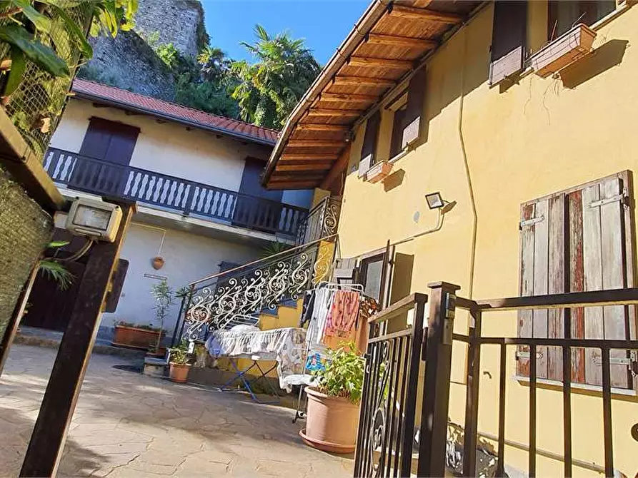 Immagine 2 di Appartamento in vendita  in Via ADAMOLI DOMENICO 14 14 a Besozzo
