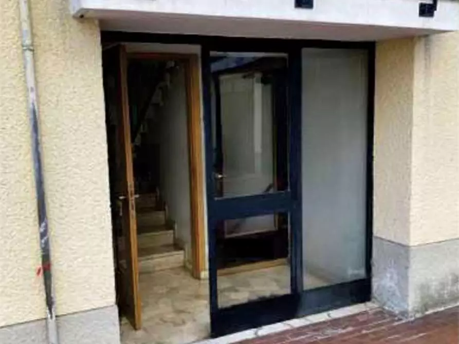 Immagine 11 di Appartamento in vendita  in Via monte grappa 46 a Tradate