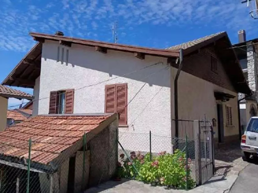 Immagine 1 di Appartamento in vendita  in  Via Trieste  6 a Ponna
