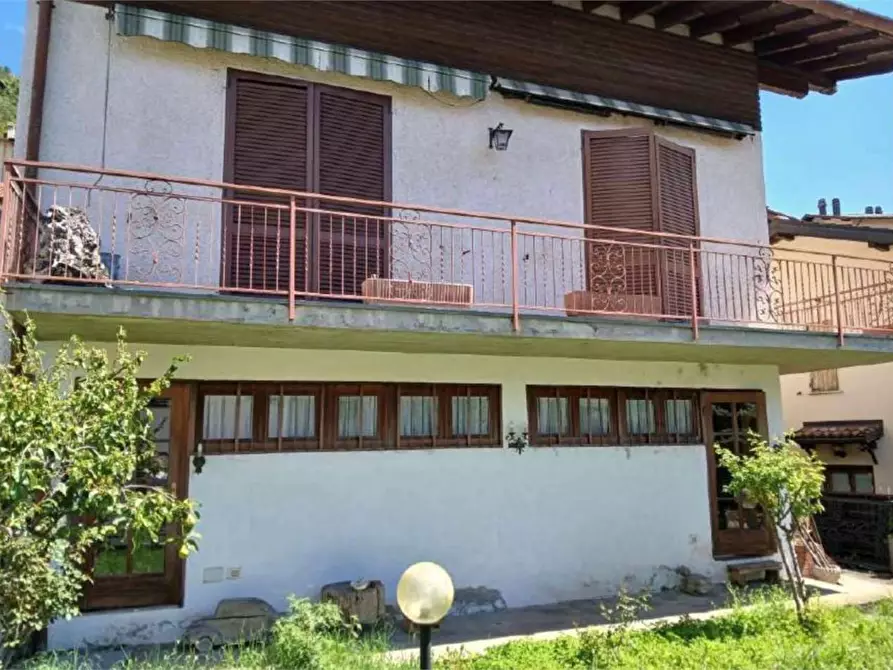 Immagine 12 di Appartamento in vendita  in  Via Trieste  6 a Ponna