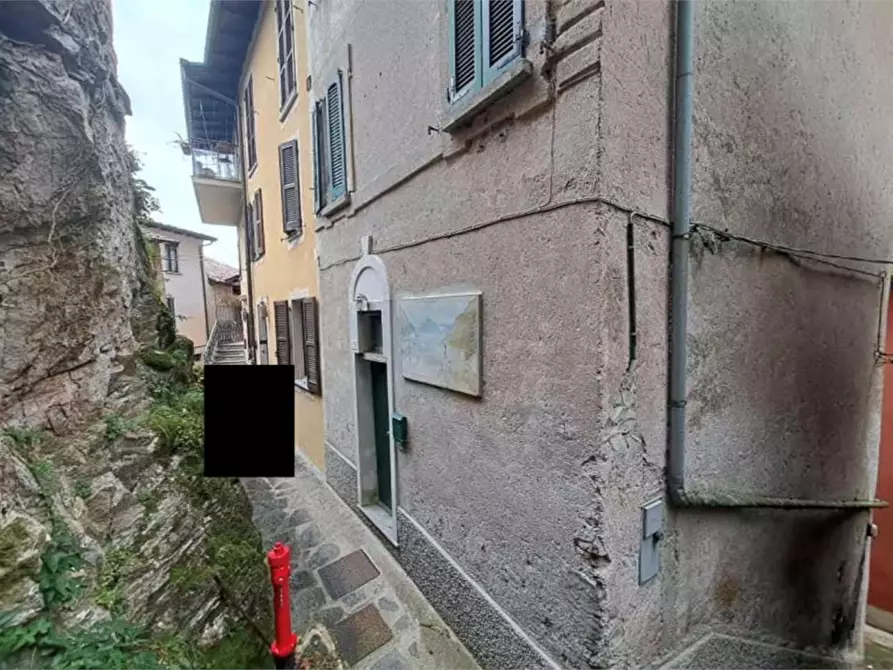 Immagine 2 di Appartamento in vendita  in  Via Trebisonda 11 a Valsolda
