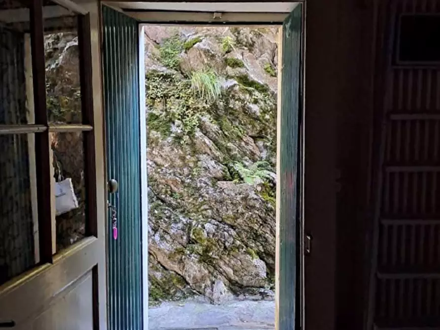 Immagine 5 di Appartamento in vendita  in  Via Trebisonda 11 a Valsolda