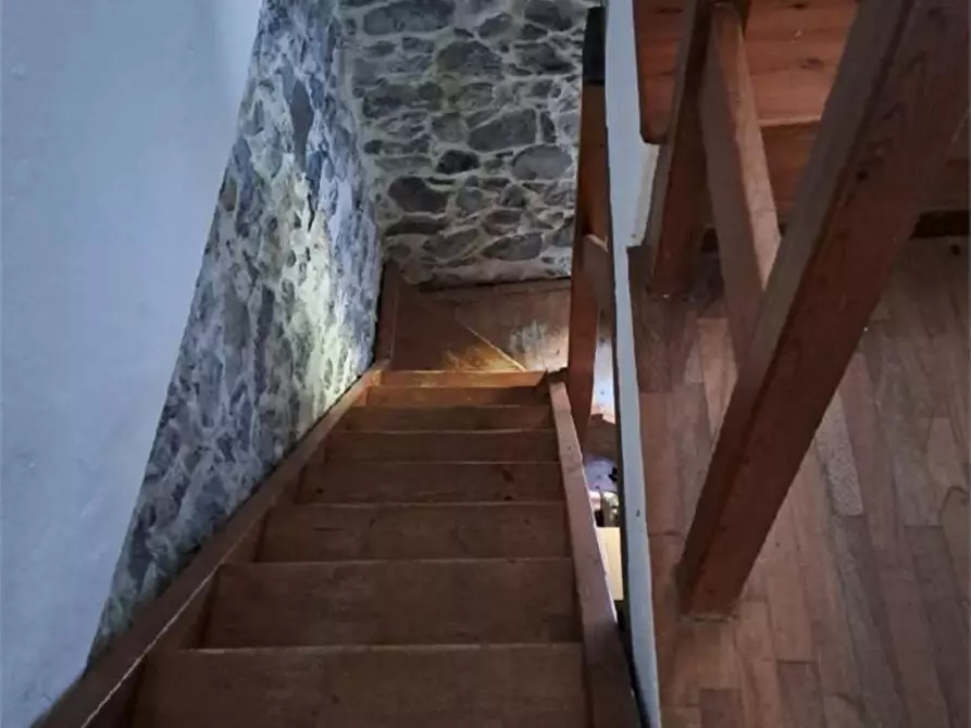 Immagine 17 di Appartamento in vendita  in  Via Trebisonda 11 a Valsolda