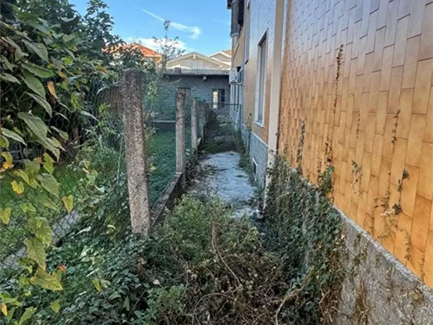 Immagine 5 di Appartamento in vendita  in Via Carducci  47/49 a Cameri