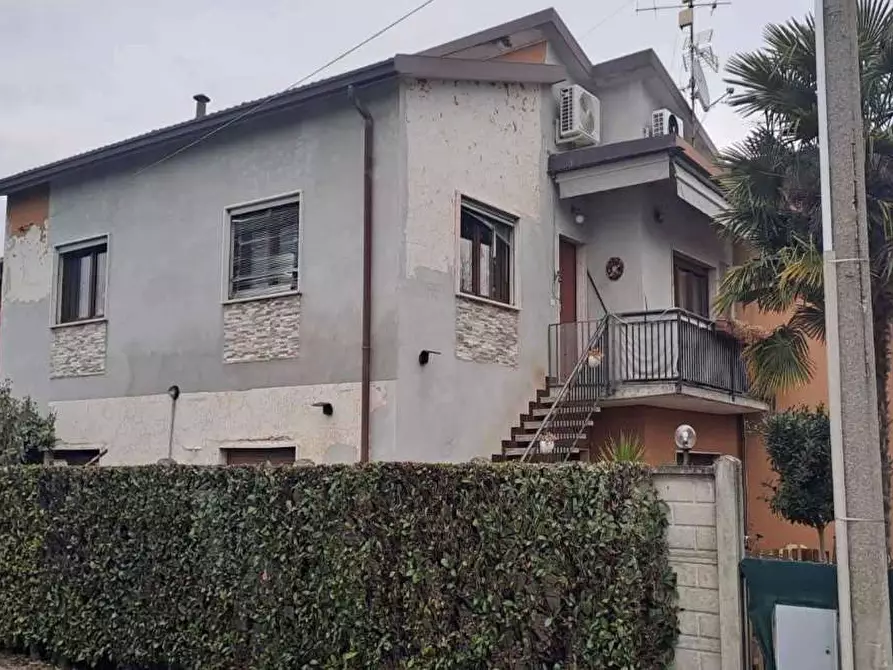 Immagine 3 di Appartamento in vendita  in Via Pirandello 14 a Cadorago