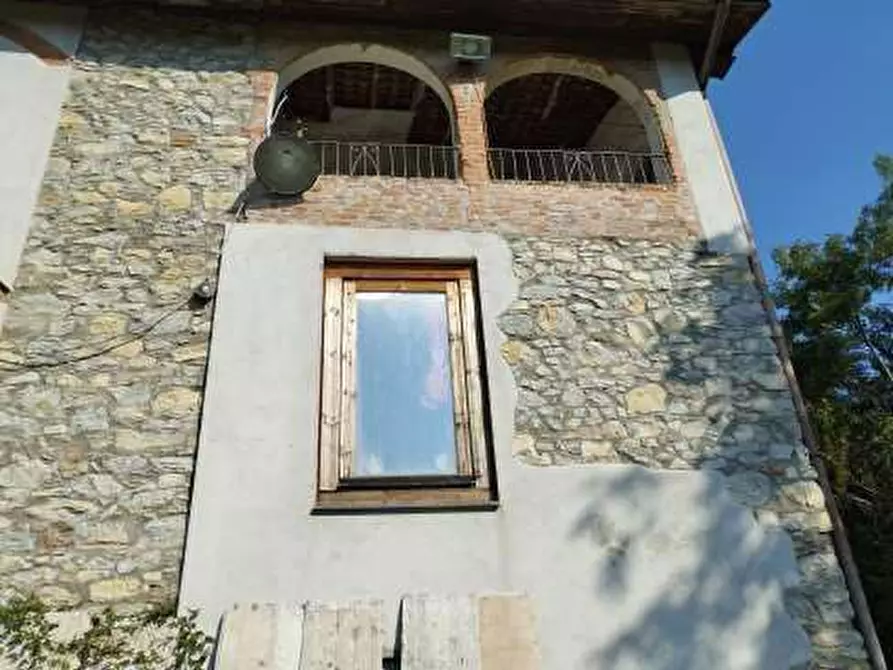 Immagine 2 di Appartamento in vendita  in Strada Armino 9 a Cocquio-Trevisago