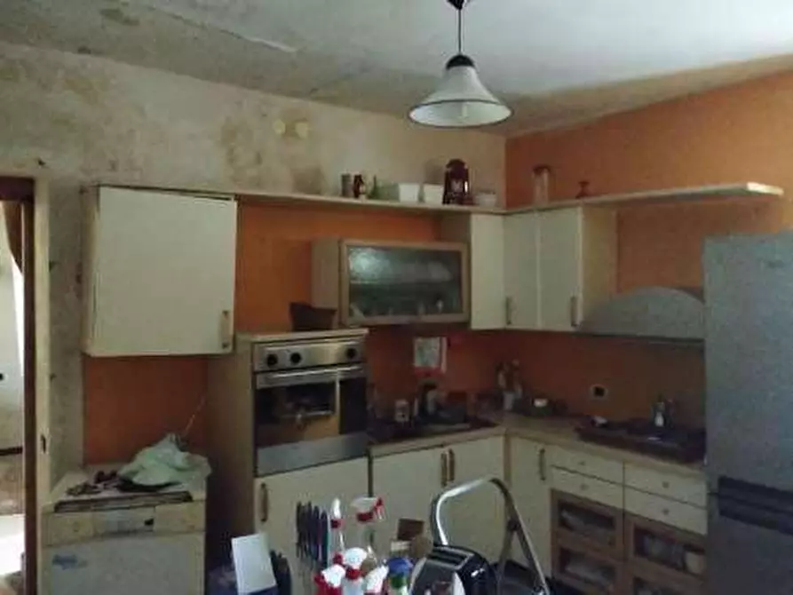 Immagine 5 di Appartamento in vendita  in Strada Armino 9 a Cocquio-Trevisago