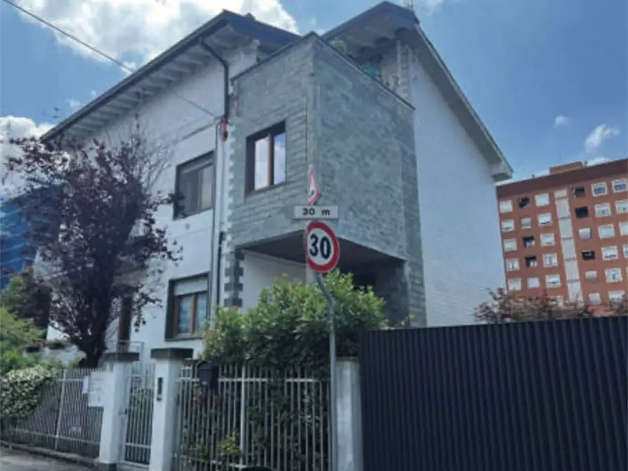 Immagine 1 di Appartamento in vendita  in Via vincenzo bellini 18 a Bollate