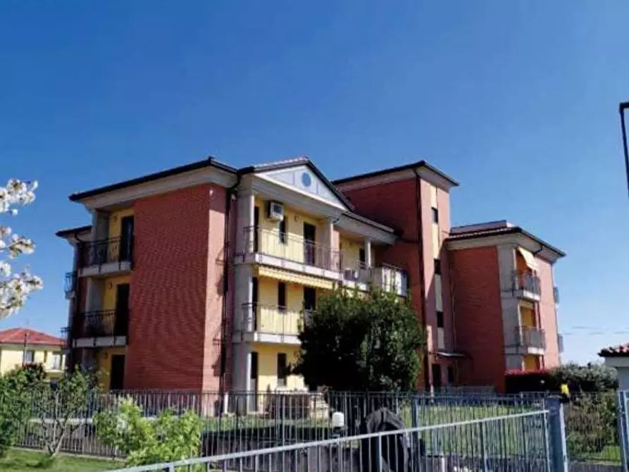 Immagine 2 di Appartamento in vendita  in Via berra  19/A a Venegono Inferiore