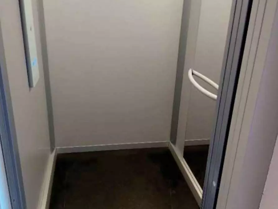 Immagine 14 di Appartamento in vendita  in Via berra  19/A a Venegono Inferiore