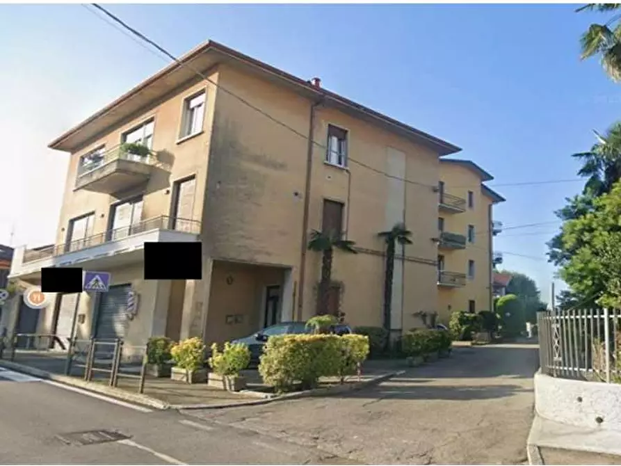 Immagine 3 di Appartamento in vendita  in Via Morazzone 34 a Gazzada Schianno