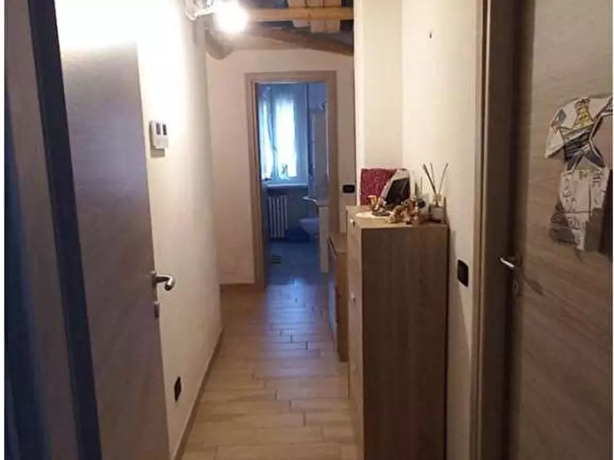 Immagine 6 di Appartamento in vendita  in Via Morazzone 34 a Gazzada Schianno