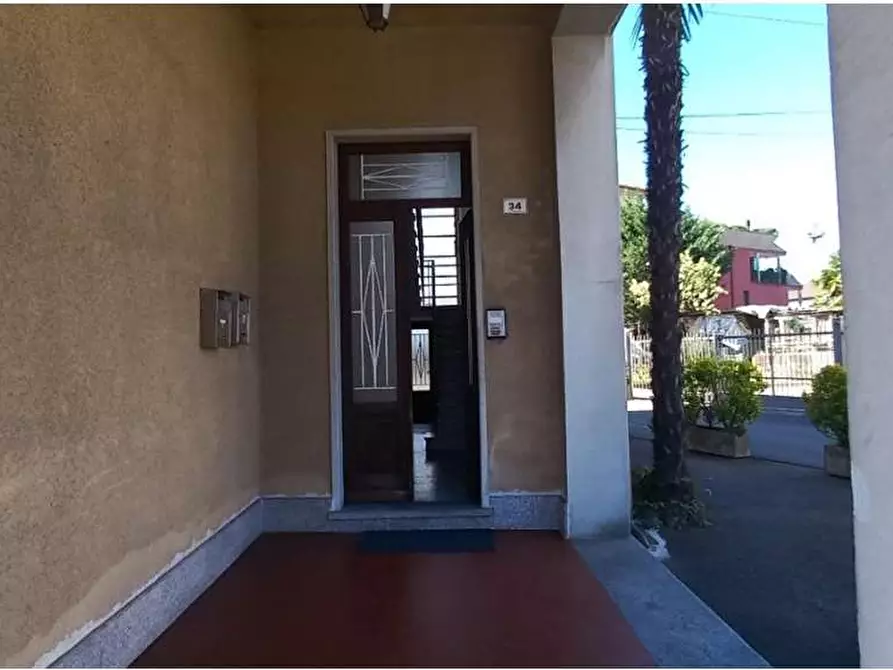 Immagine 4 di Appartamento in vendita  in Via Morazzone 34 a Gazzada Schianno