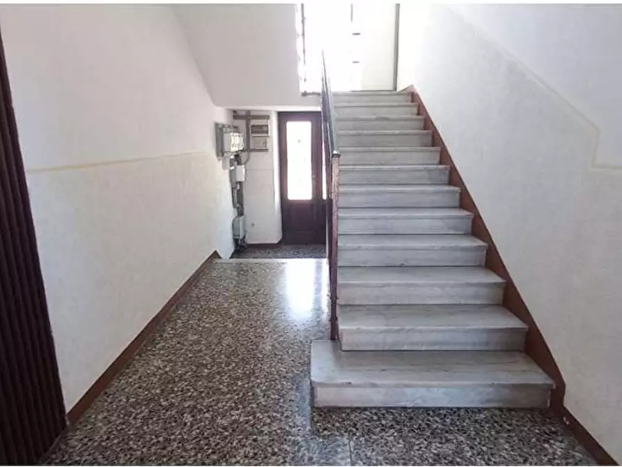 Immagine 5 di Appartamento in vendita  in Via Morazzone 34 a Gazzada Schianno