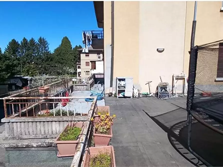 Immagine 10 di Appartamento in vendita  in Via Morazzone 34 a Gazzada Schianno