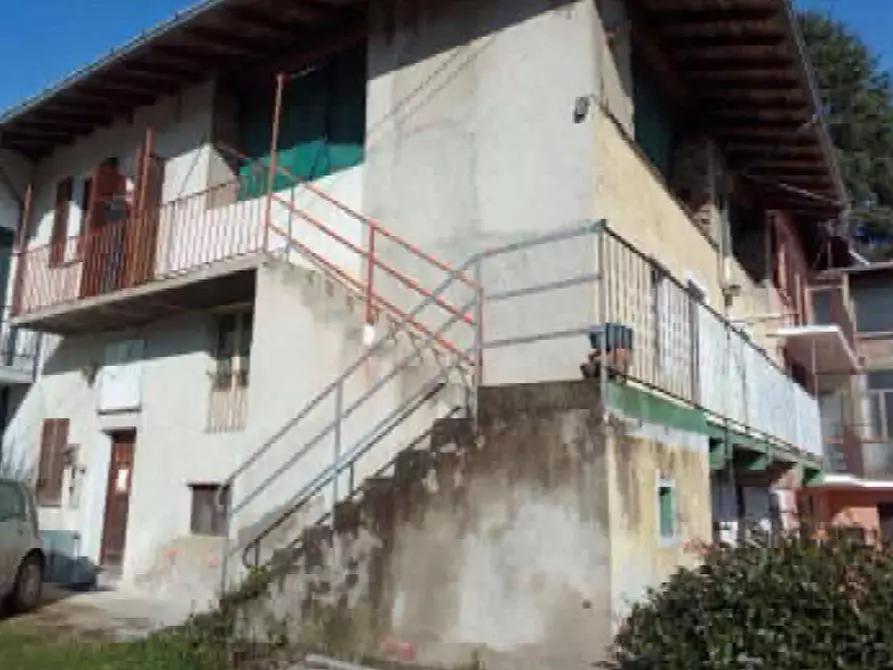 Immagine 1 di Appartamento in vendita  in Via vittorio veneto  7 a Travedona-Monate