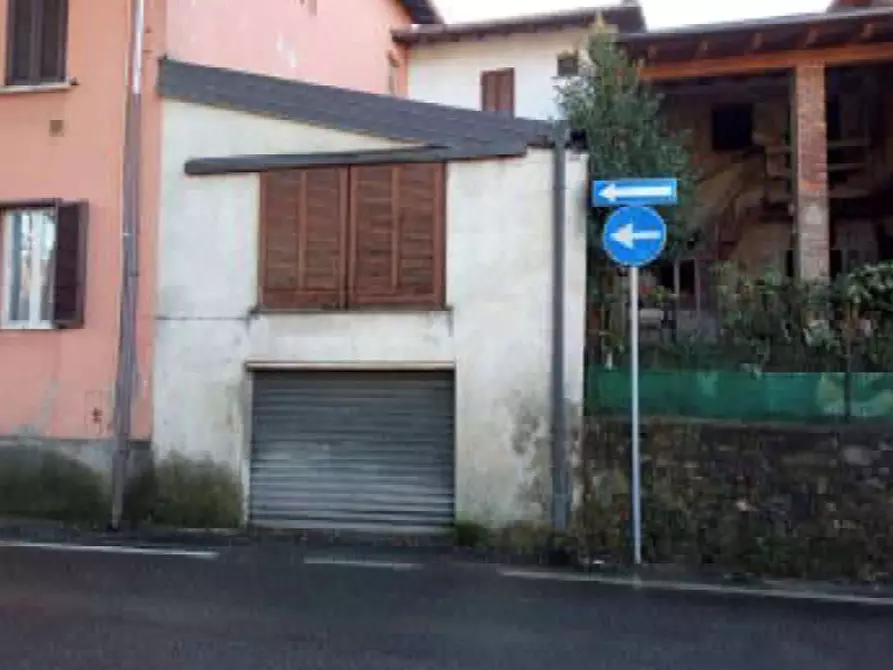 Immagine 3 di Appartamento in vendita  in Via vittorio veneto  7 a Travedona-Monate