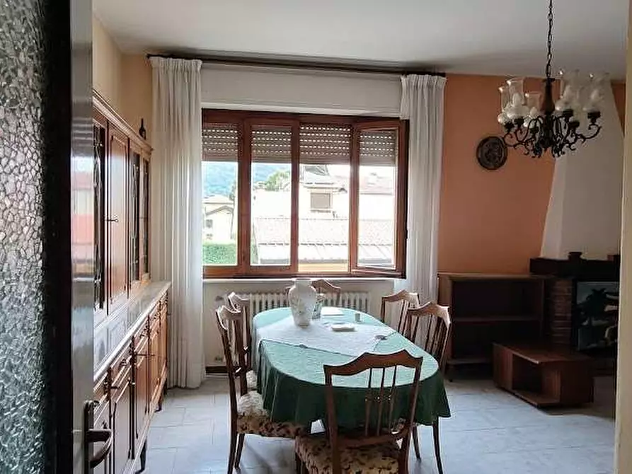 Immagine 1 di Appartamento in vendita  in via Trento 4 a Gavirate