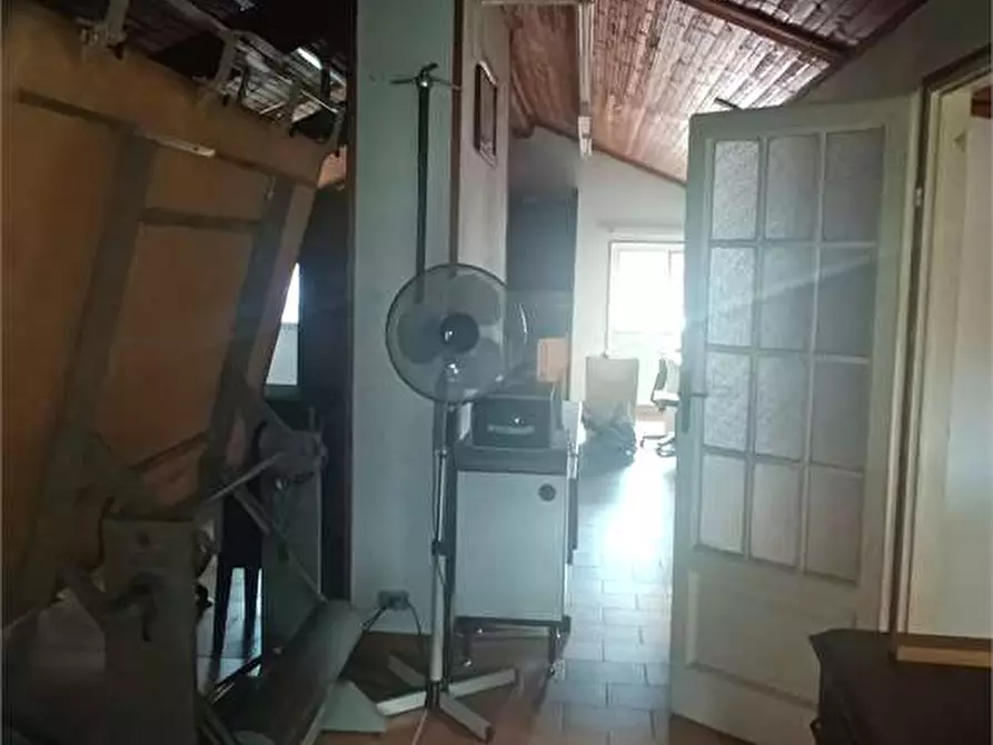 Immagine 17 di Appartamento in vendita  in via Trento 4 a Gavirate